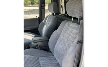 Toyota-Pickup-1988-Light-Gray-Gray-22