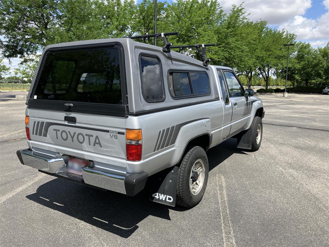 Toyota-Pickup-1988-Light-Gray-Gray-6