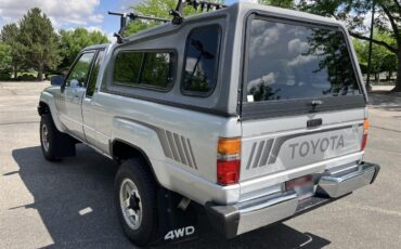 Toyota-Pickup-1988-Light-Gray-Gray-8