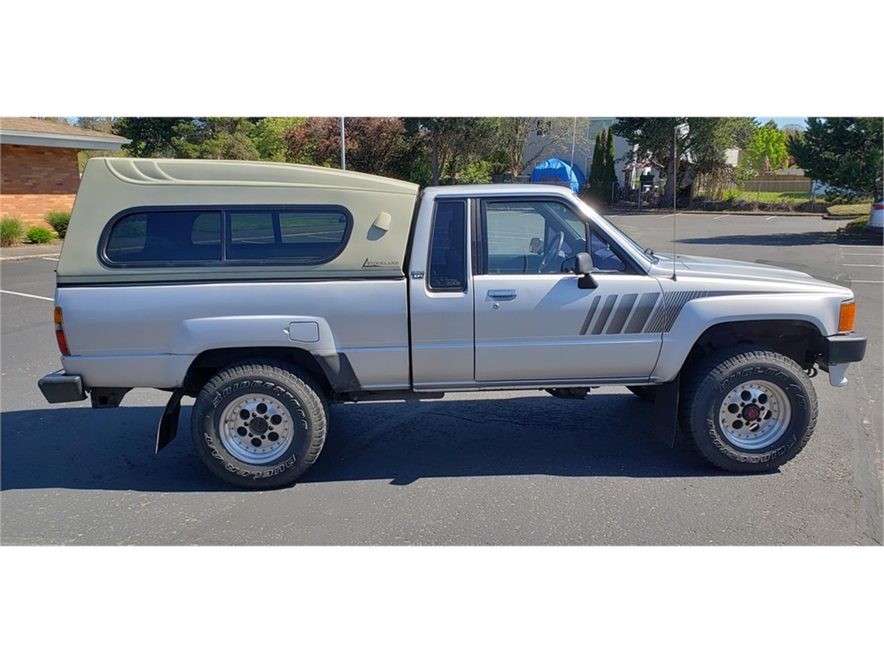 Toyota-Pickup-1988-Silver-Gray-11