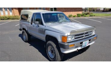Toyota-Pickup-1988-Silver-Gray-12