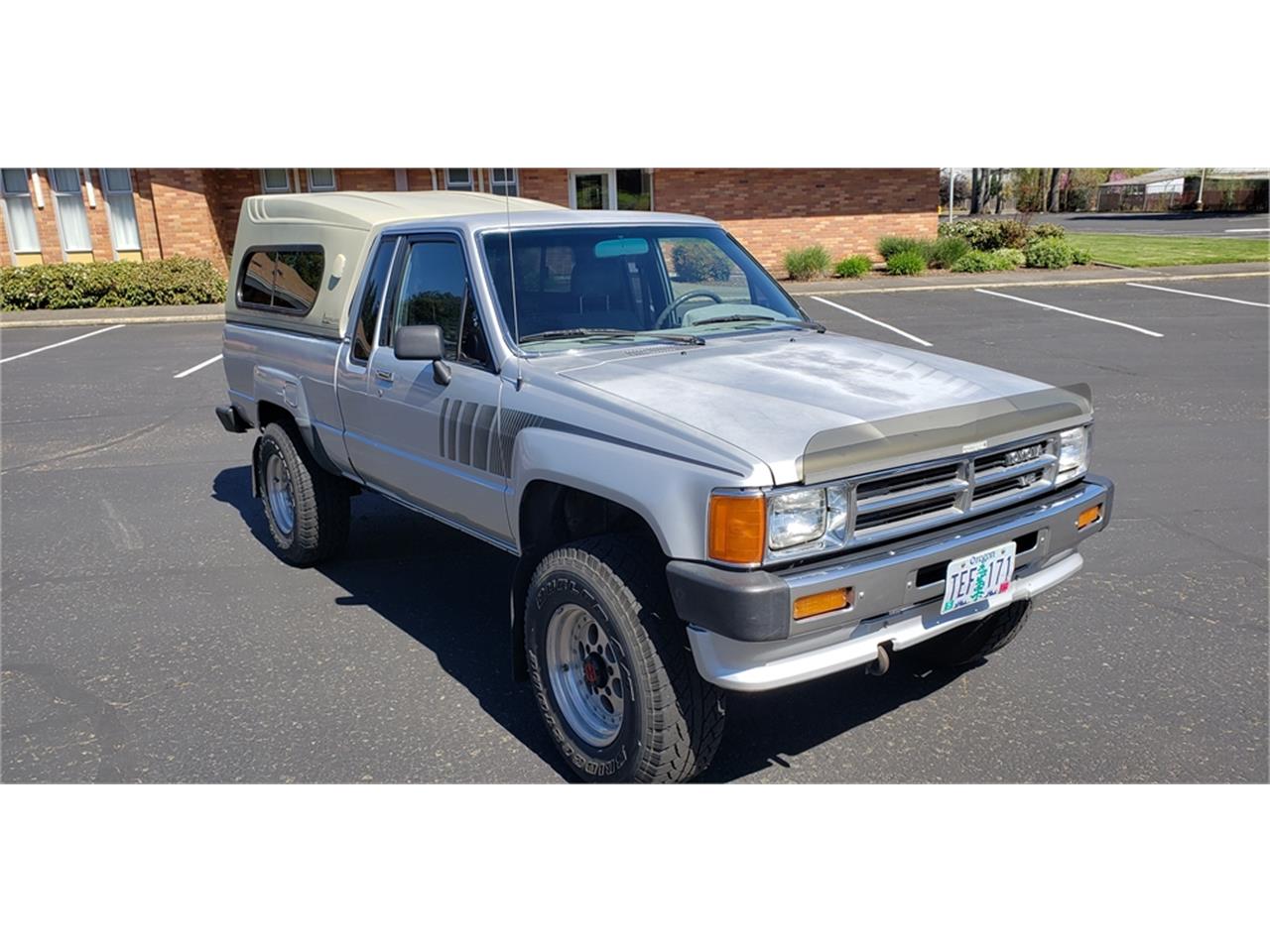 Toyota-Pickup-1988-Silver-Gray-12