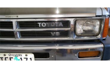 Toyota-Pickup-1988-Silver-Gray-14