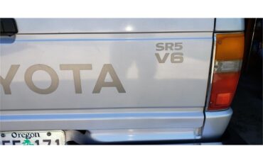 Toyota-Pickup-1988-Silver-Gray-15