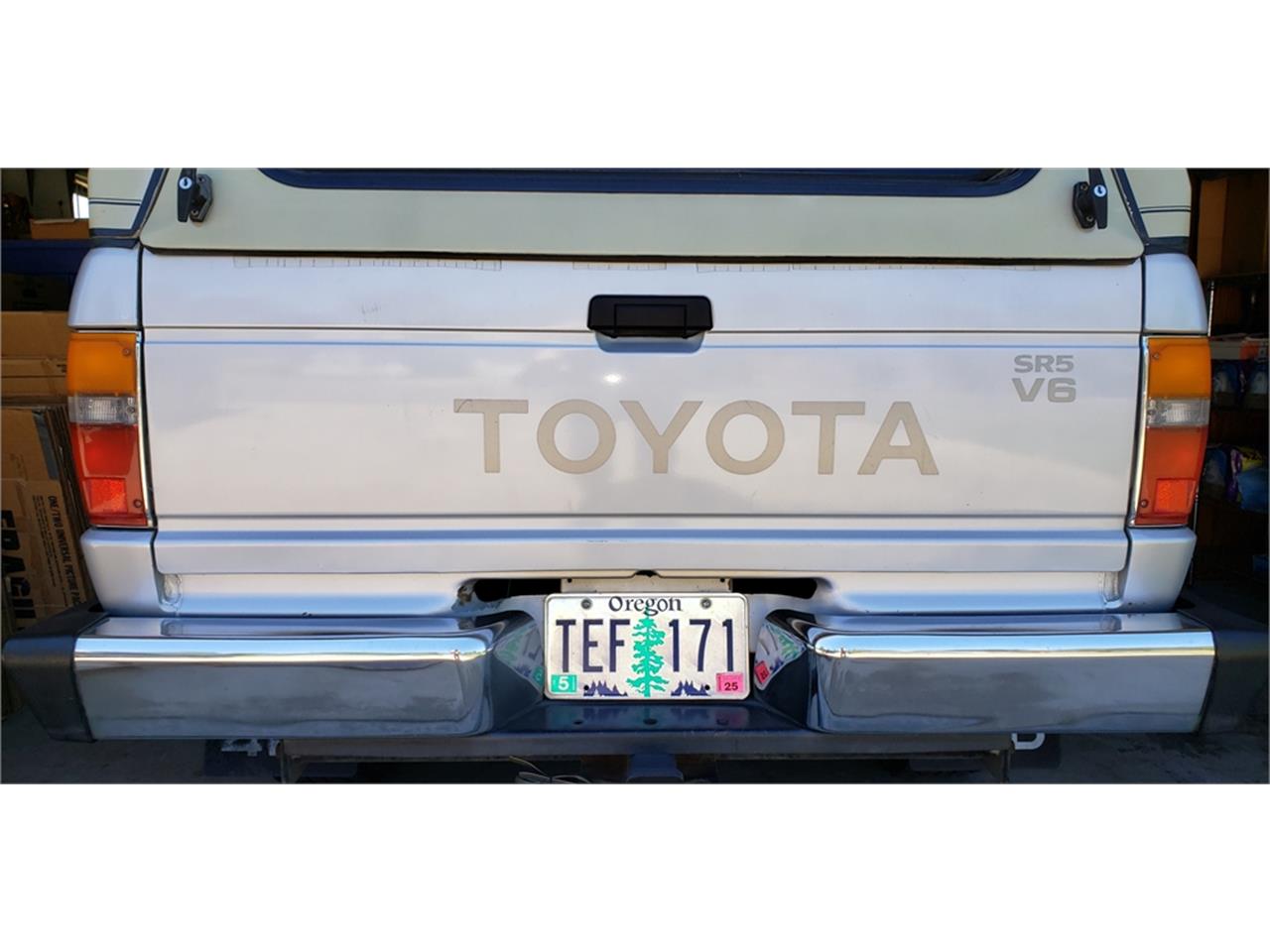 Toyota-Pickup-1988-Silver-Gray-16