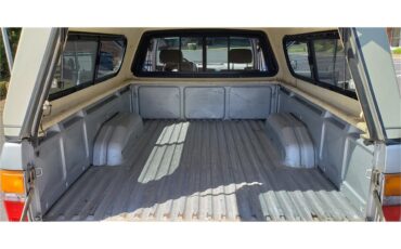 Toyota-Pickup-1988-Silver-Gray-17