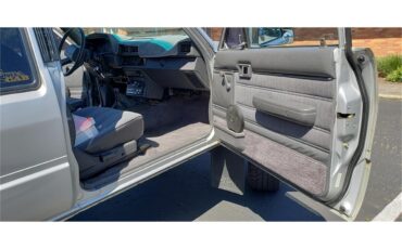 Toyota-Pickup-1988-Silver-Gray-23