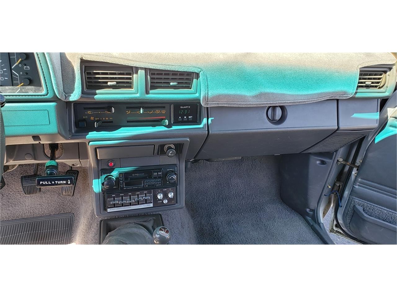 Toyota-Pickup-1988-Silver-Gray-27