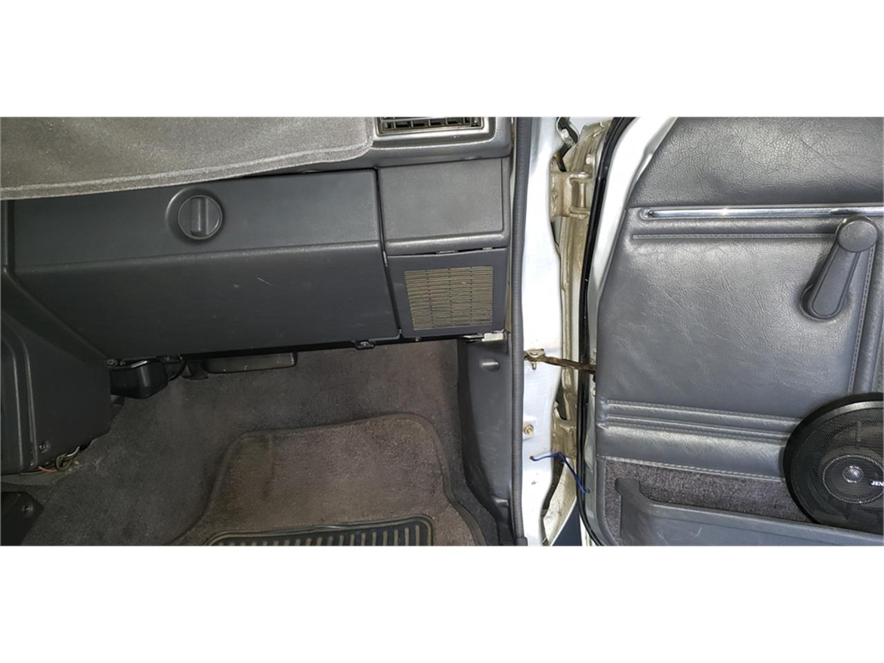 Toyota-Pickup-1988-Silver-Gray-28