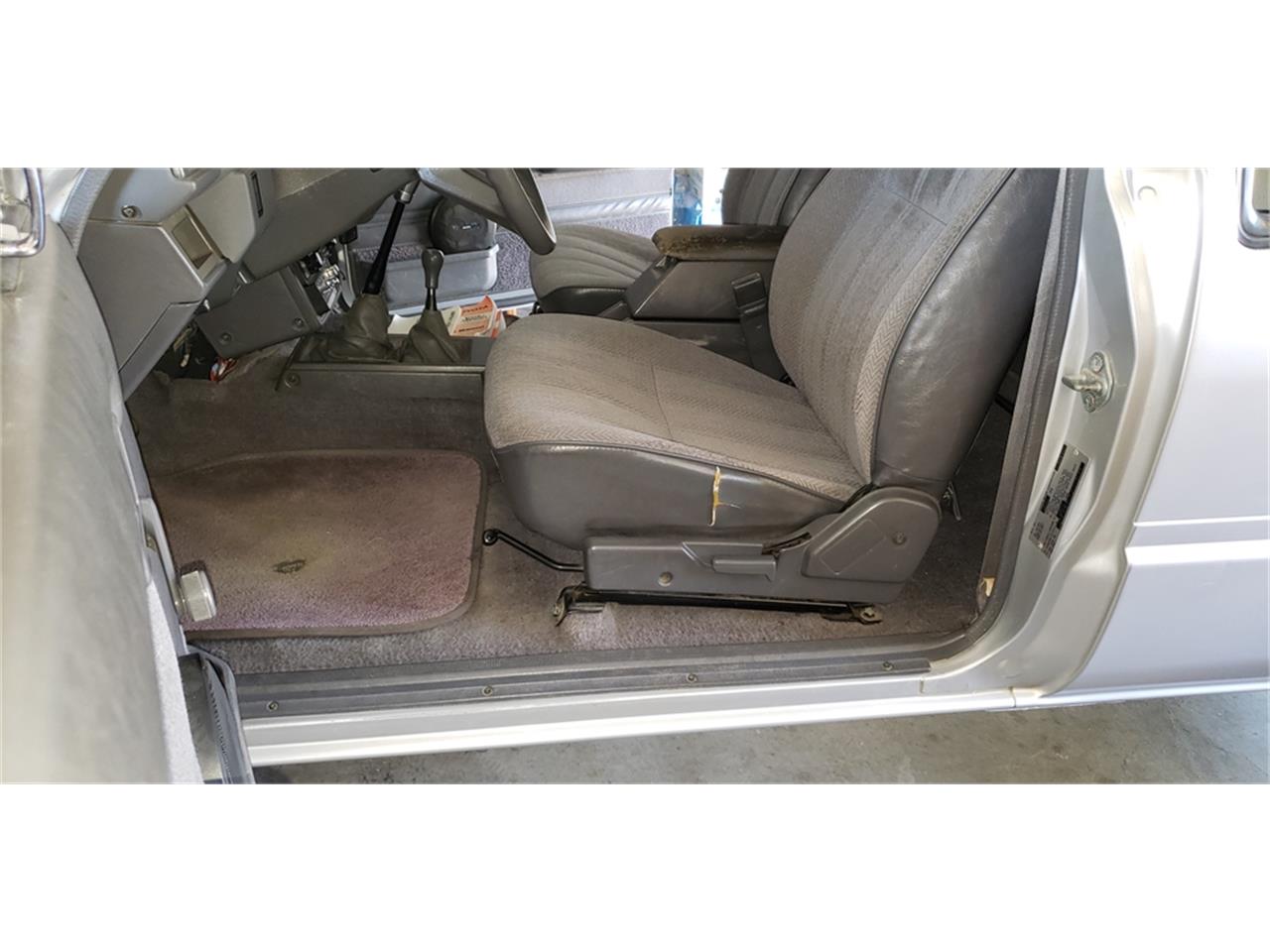 Toyota-Pickup-1988-Silver-Gray-29