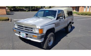 Toyota-Pickup-1988-Silver-Gray-3