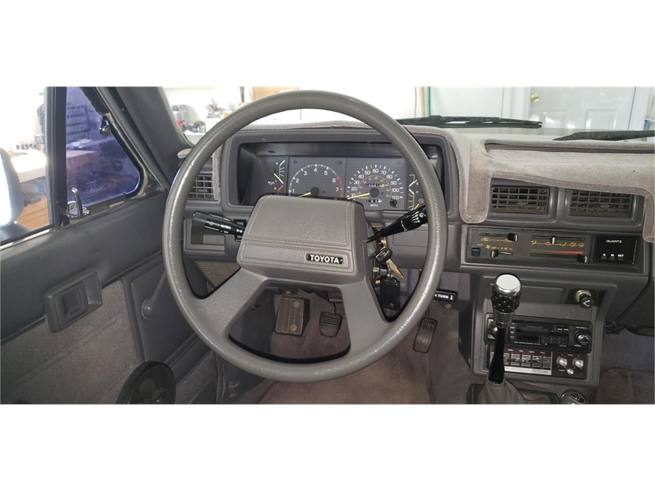 Toyota-Pickup-1988-Silver-Gray-4