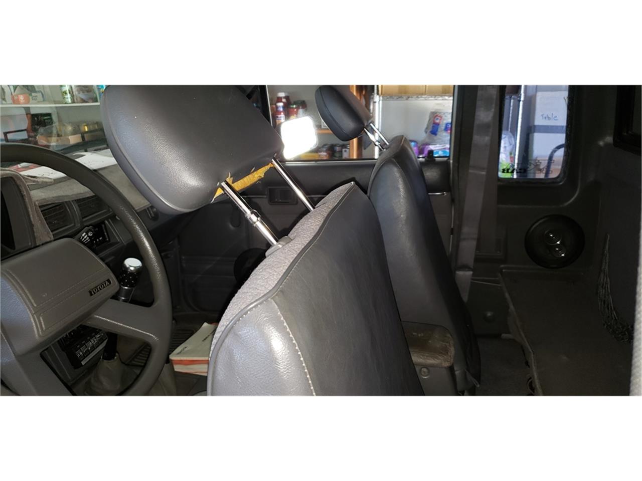 Toyota-Pickup-1988-Silver-Gray-41