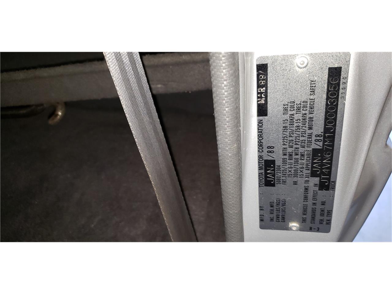 Toyota-Pickup-1988-Silver-Gray-45