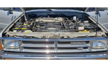 Toyota-Pickup-1988-Silver-Gray-52