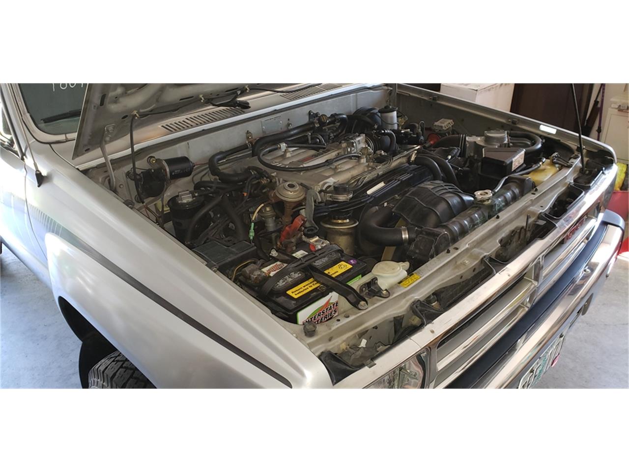 Toyota-Pickup-1988-Silver-Gray-53