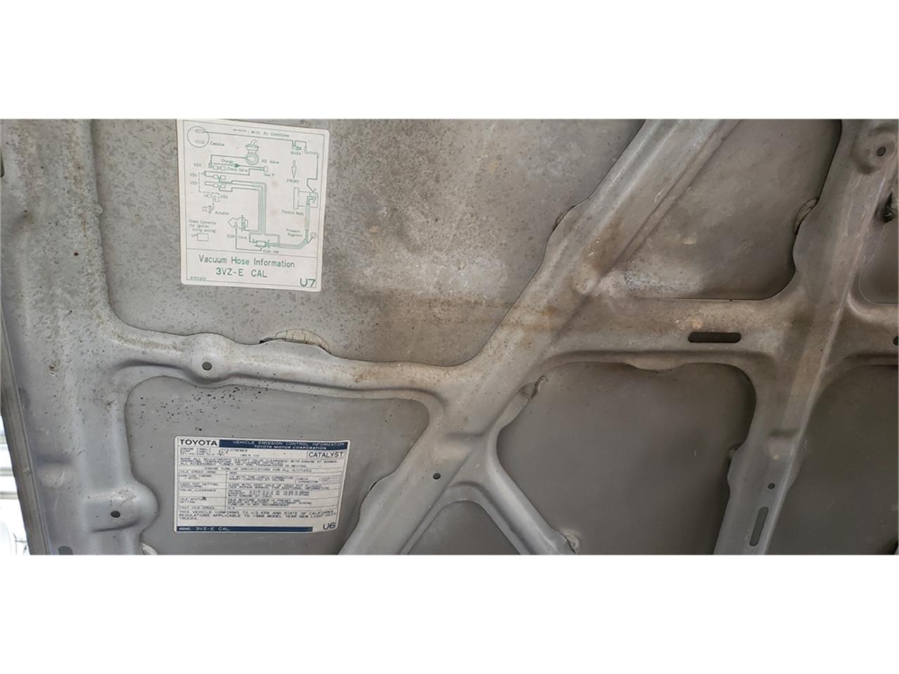 Toyota-Pickup-1988-Silver-Gray-56