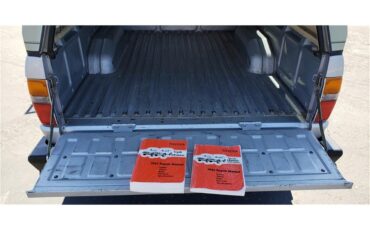Toyota-Pickup-1988-Silver-Gray-77