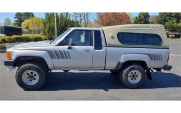 Toyota-Pickup-1988-Silver-Gray-8