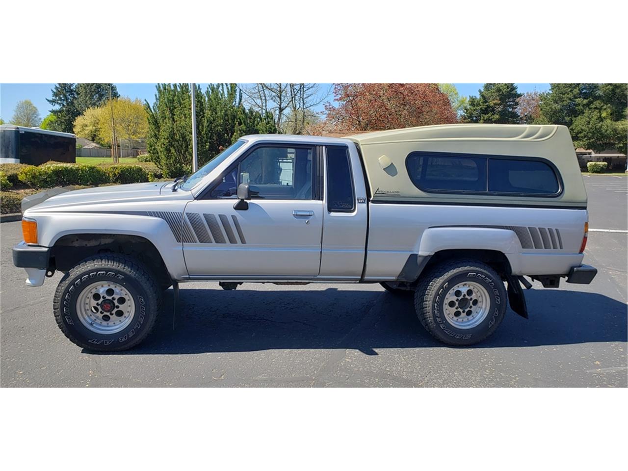 Toyota-Pickup-1988-Silver-Gray-8