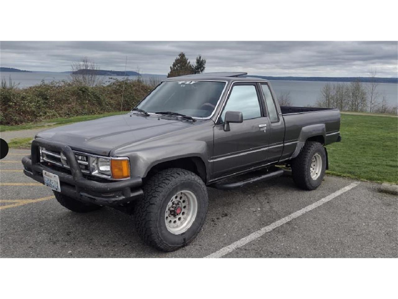Toyota-Pickup-1988-Silver-greyblack-18