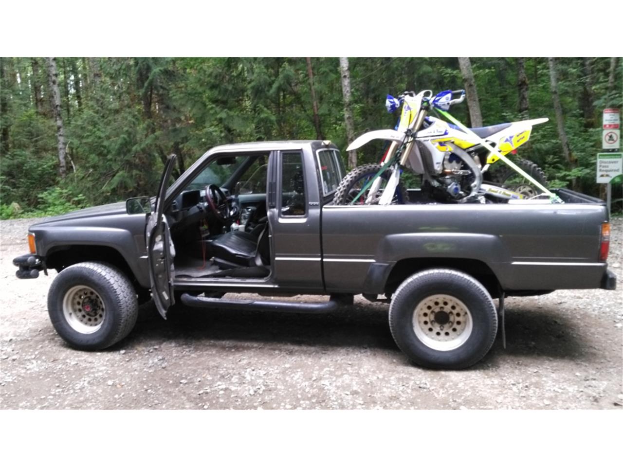 Toyota-Pickup-1988-Silver-greyblack-7