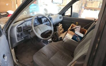 Toyota-Pickup-1989-black-13
