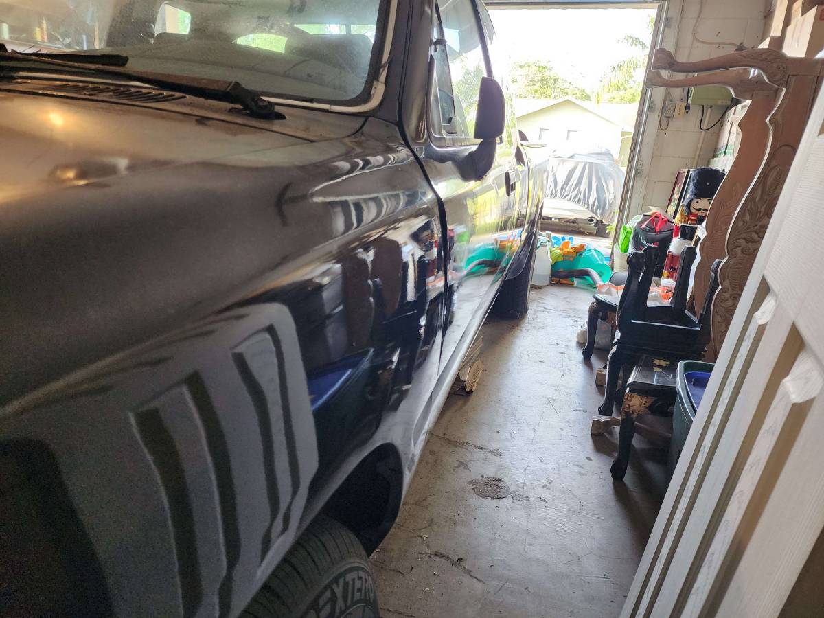Toyota-Pickup-1989-black-3