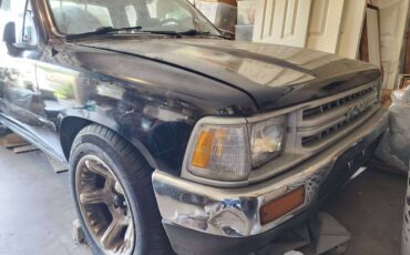Toyota-Pickup-1989-black