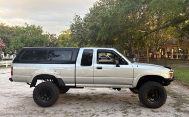 Toyota-Pickup-1991-3