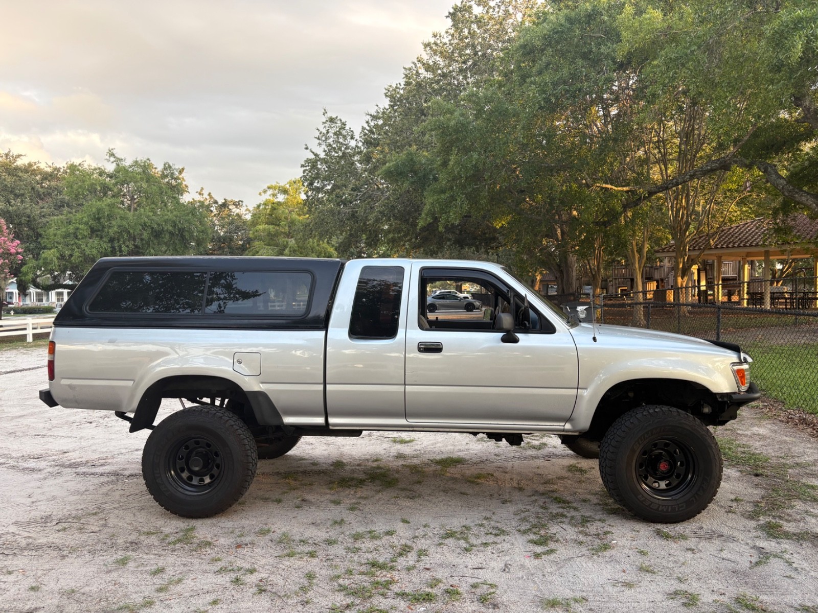 Toyota-Pickup-1991-3