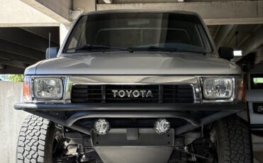 Toyota-Pickup-1991
