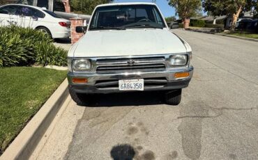 Toyota-Pickup-1993-white-4