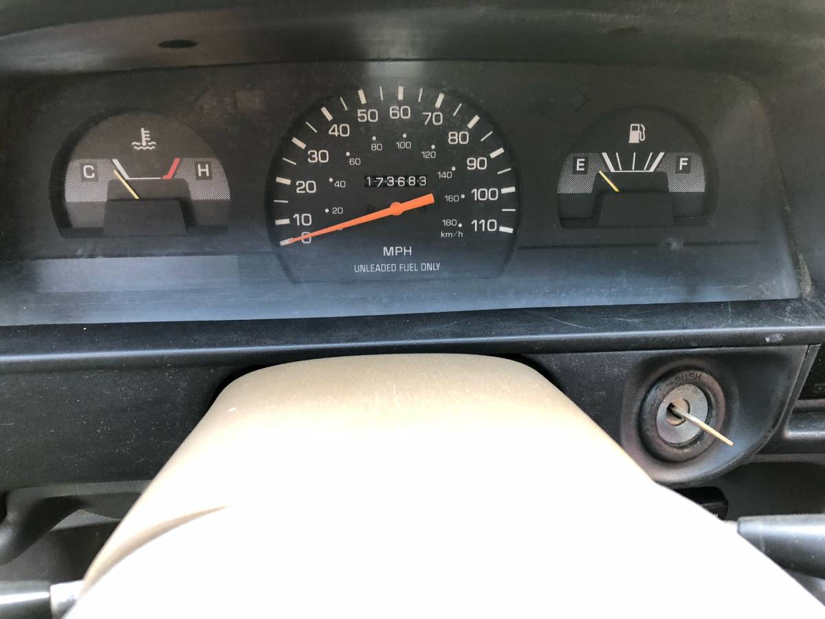 Toyota-Pickup-1995-black-12