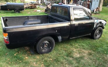 Toyota-Pickup-1995-black-13