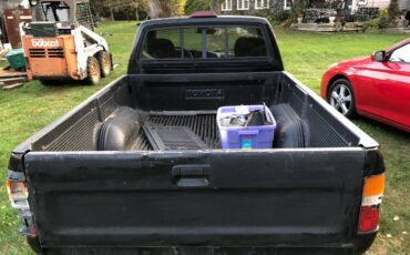 Toyota-Pickup-1995-black-14