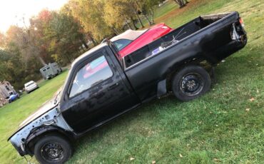 Toyota-Pickup-1995-black-2