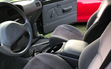 Toyota-Pickup-1995-black-21