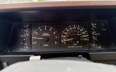 Toyota-Pickup-4x4-1986-white-14