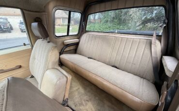 Toyota-Pickup-4x4-1986-white-19