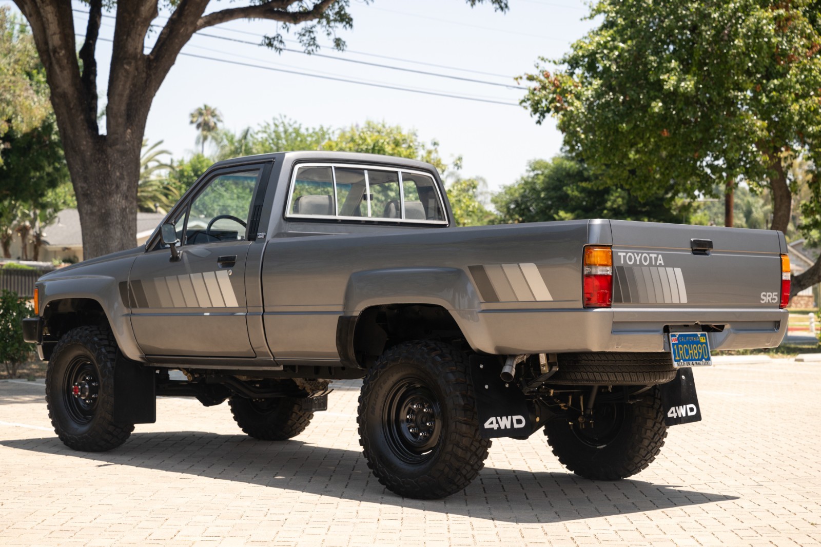 Toyota-Pickup-Truck-22RE-4X4-Long-Bed-1985-1