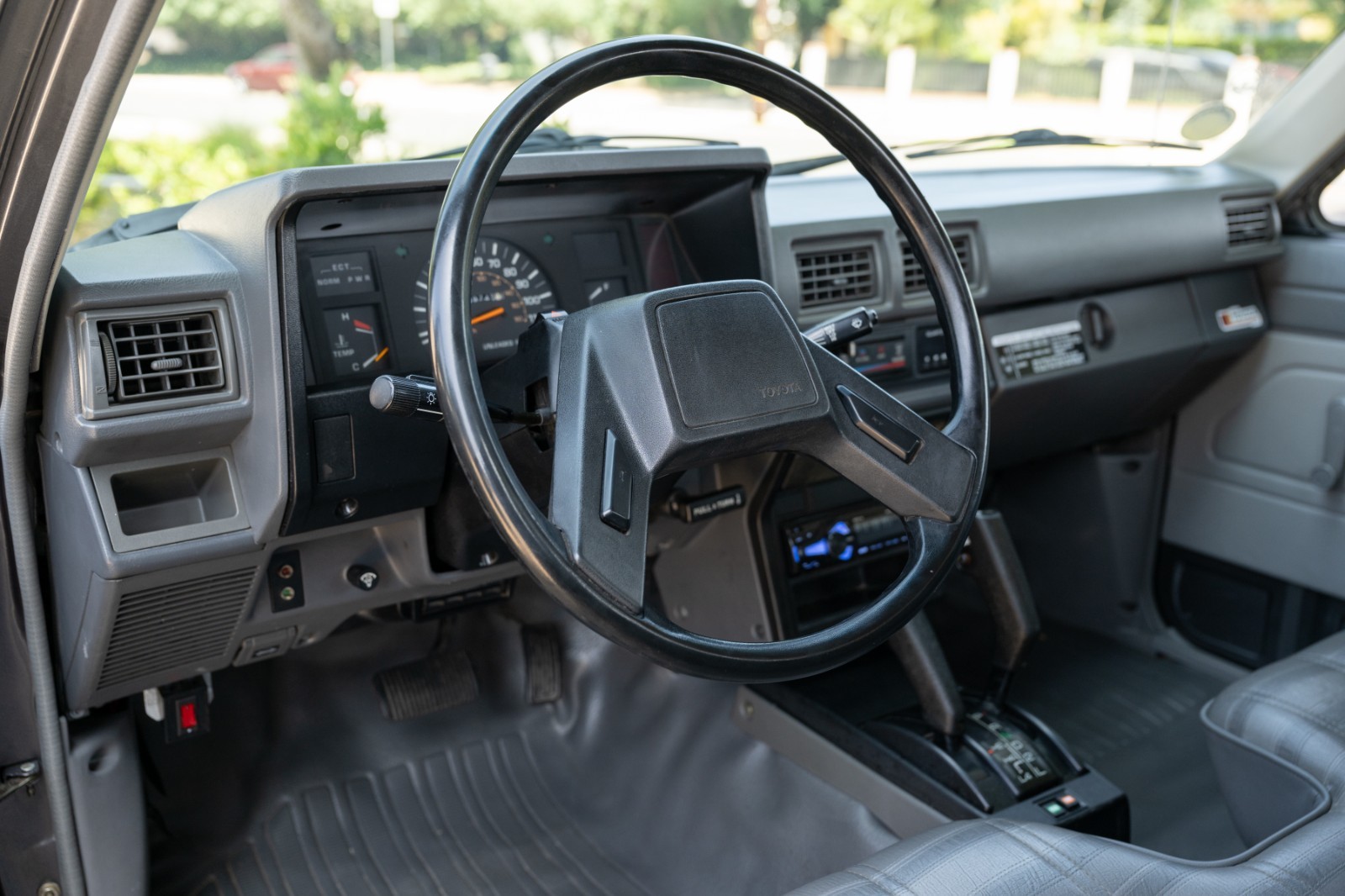 Toyota-Pickup-Truck-22RE-4X4-Long-Bed-1985-13