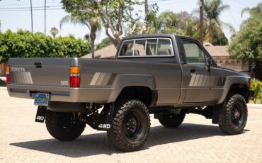 Toyota-Pickup-Truck-22RE-4X4-Long-Bed-1985-3