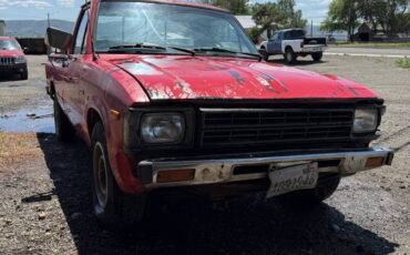Toyota-Pickup-diesel-1982-red-1