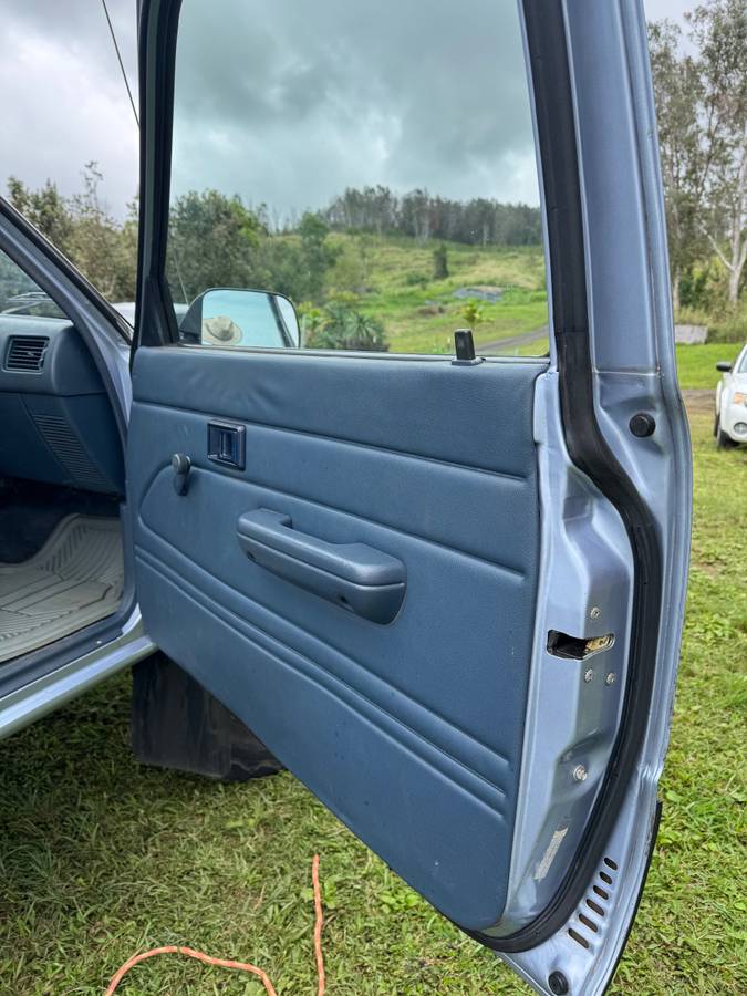 Toyota-Pickup-ext-cab-1989-blue-13