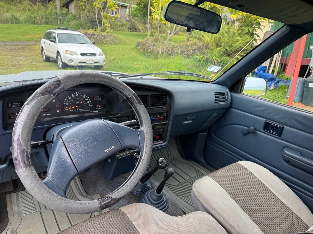 Toyota-Pickup-ext-cab-1989-blue-14
