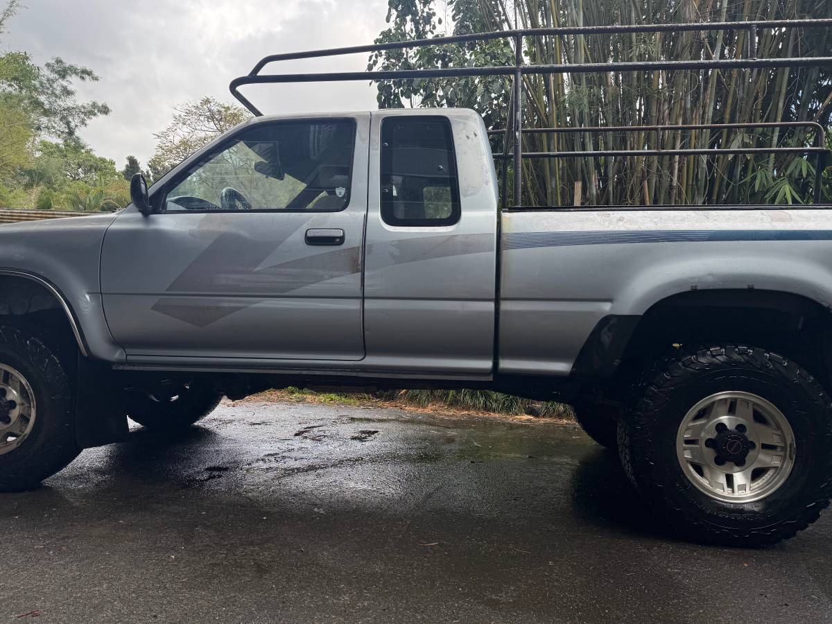 Toyota-Pickup-ext-cab-1989-blue-3