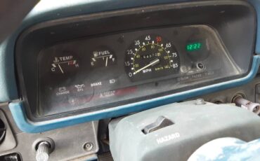 Toyota-Pickup-truck-diesel-1982-11