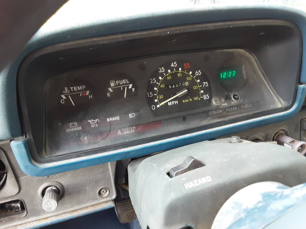 Toyota-Pickup-truck-diesel-1982-11