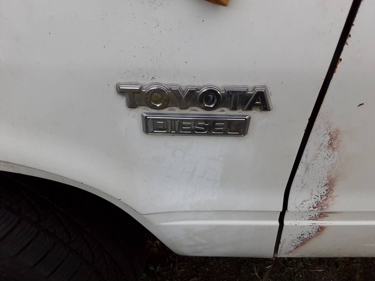 Toyota-Pickup-truck-diesel-1982-3